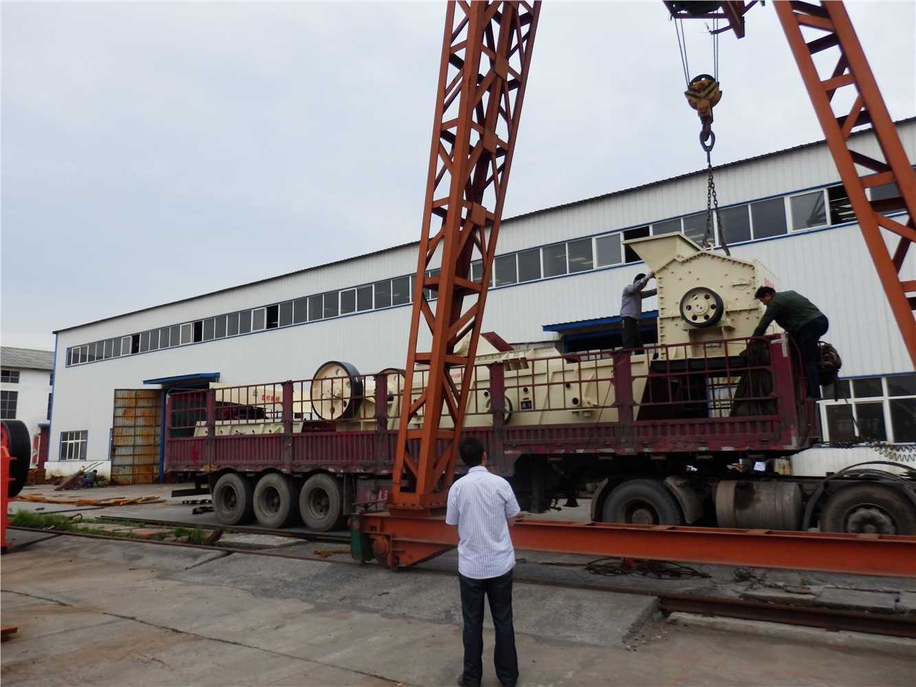 顎式破碎機發貨現場